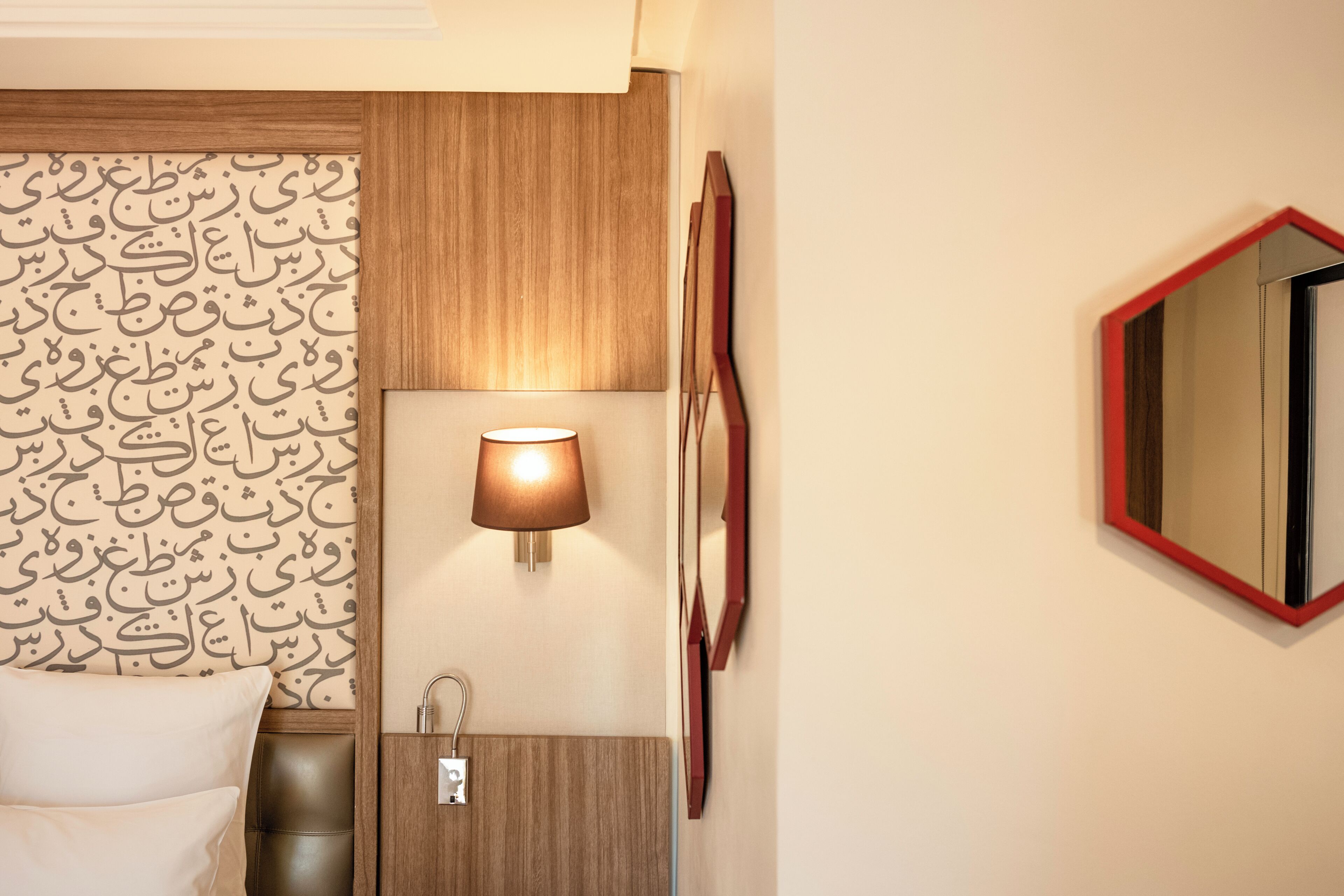 Habitació Deluxe | Roba de llit d'alta qualitat i caixa forta a l'habitació 