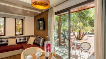 Hochwertige Bettwaren, Zimmersafe, laptopgeeigneter Arbeitsplatz