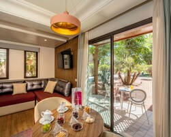 Hochwertige Bettwaren, Zimmersafe, laptopgeeigneter Arbeitsplatz