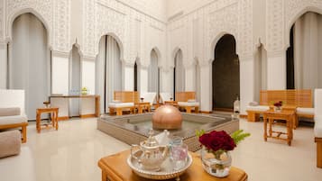 Couples treatment room(s), hot tub, steam room, Turkish bath/hammam