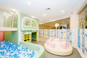 Children's play area - indoor - DoubleTree by Hilton Hotel Shanghai - Pudong (Shanghai)