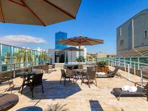 Outdoor pool, pool loungers