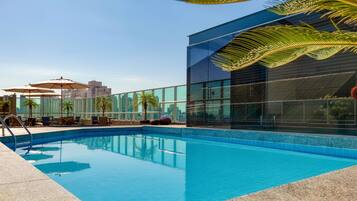 Outdoor pool, pool loungers