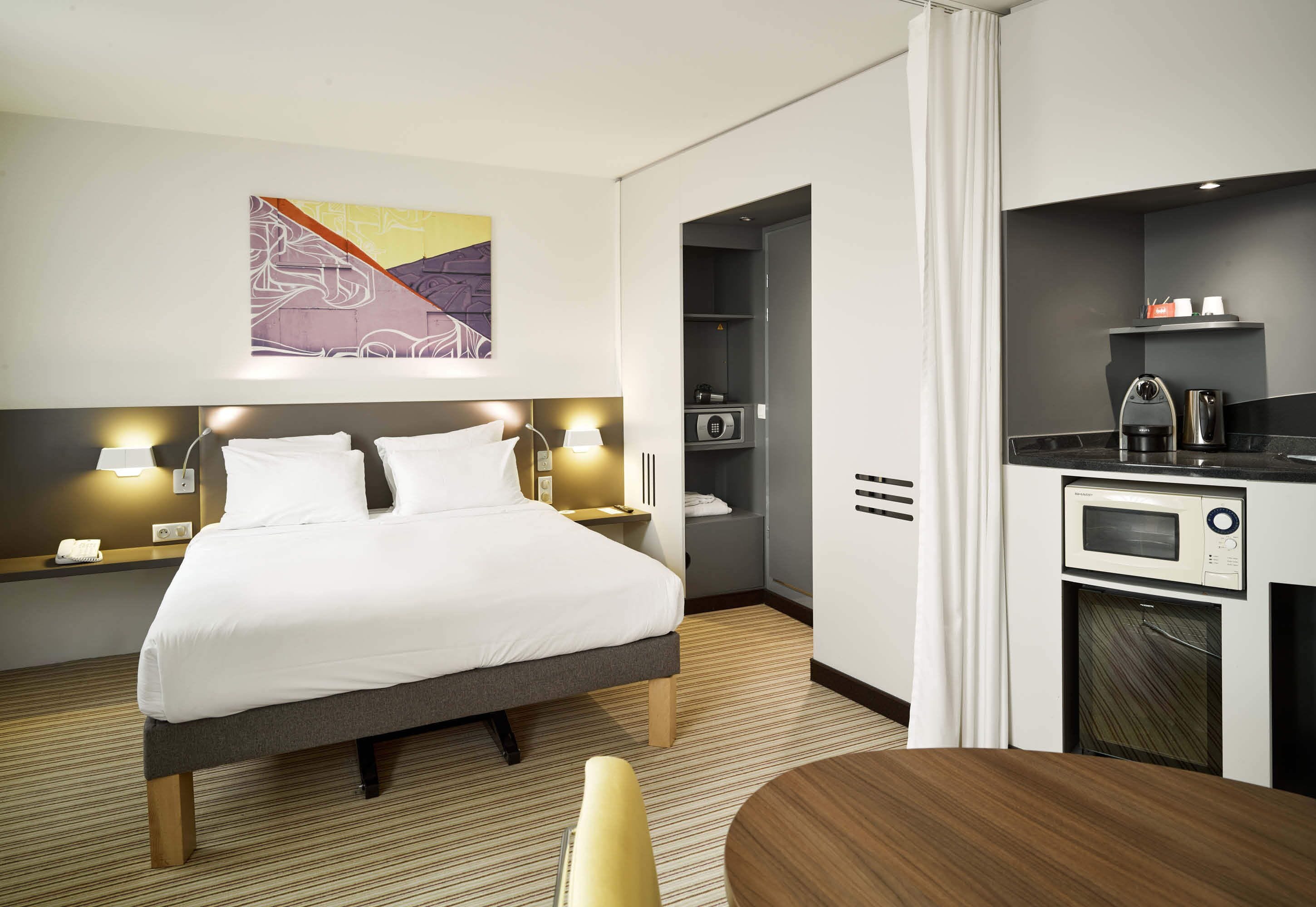 comfort double room | 1 bedroom, minibar, desk, laptop workspace