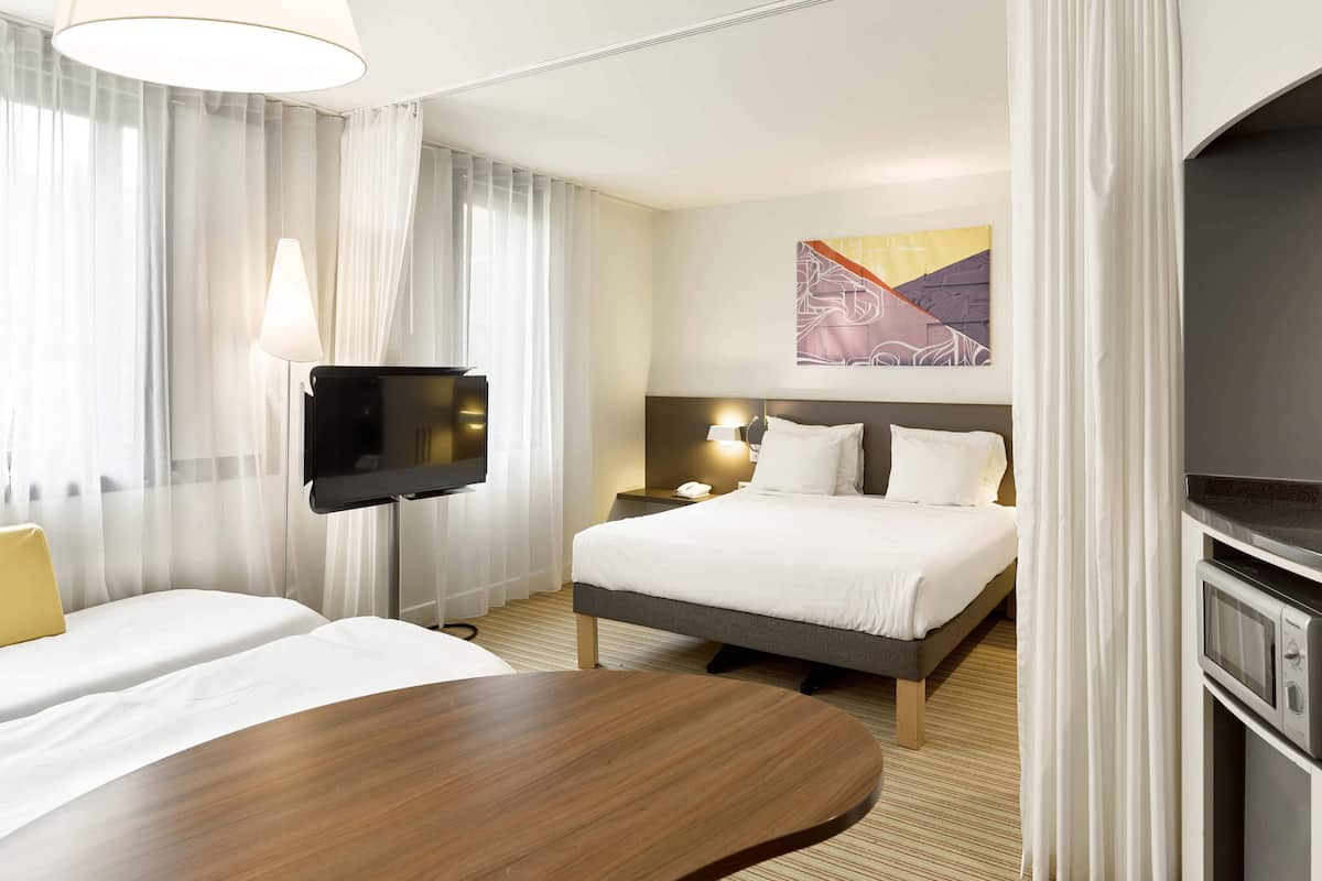 1 bedroom, minibar, desk, laptop workspace