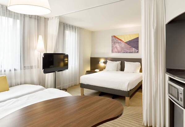 1 bedroom, minibar, desk, laptop workspace