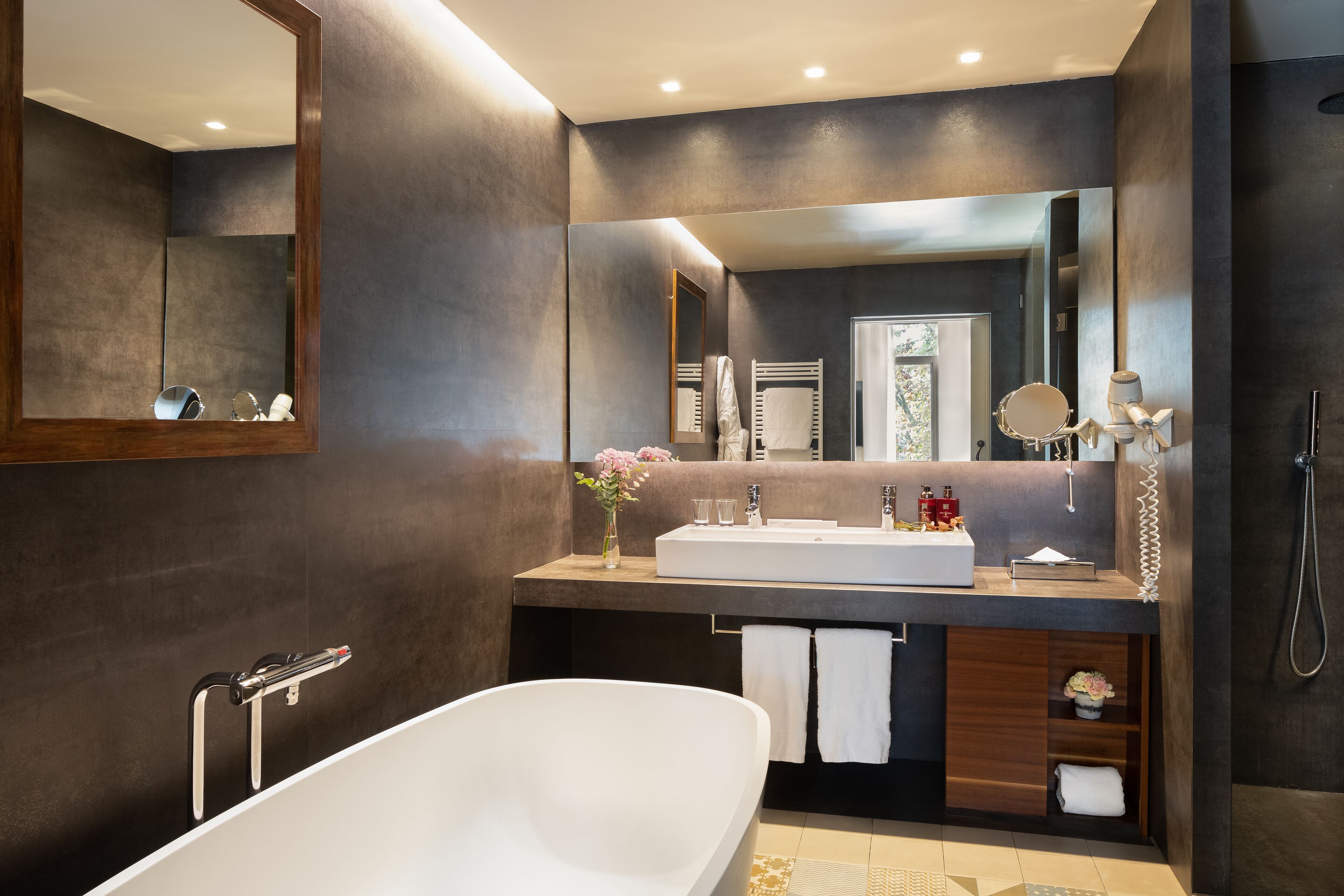 junior suite | 1 bedroom, premium bedding, minibar, in-room safe