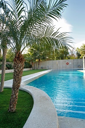 Seasonal outdoor pool