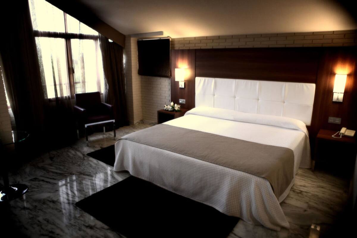 Superior Double Room | Minibar, in-room safe, desk, soundproofing