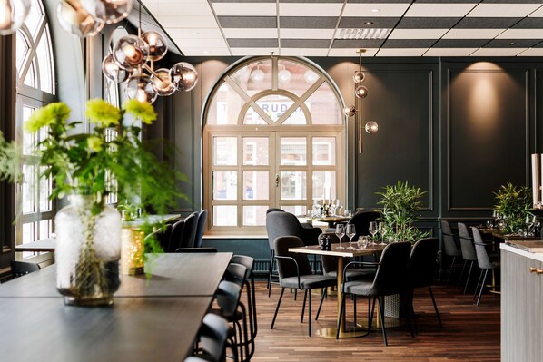 Breakfast and dinner served, Scandinavian cuisine