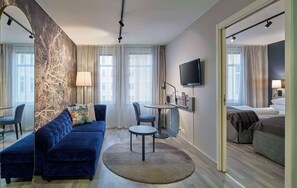Family Room (Standard) | 1 bedroom, in-room safe, desk, laptop workspace