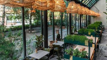 Lunch and dinner served