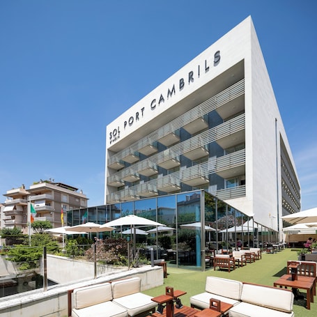 Exterior. Sol Port Cambrils