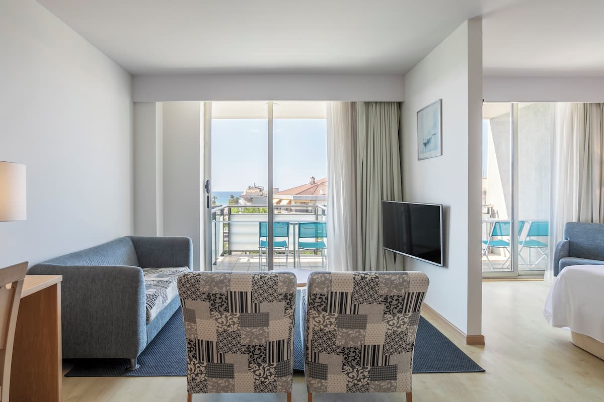 suite, ocean view (sol) | minibar, in-room safe, desk, soundproofing