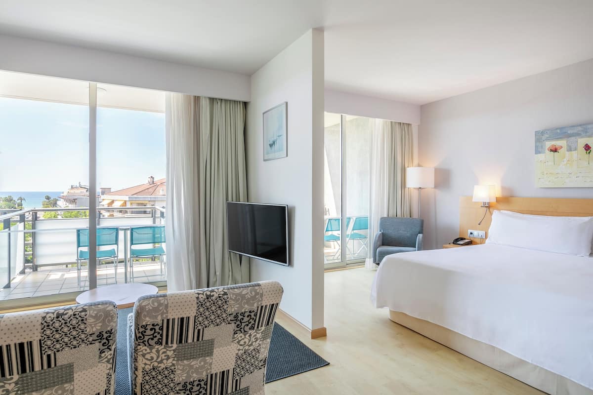 suite, ocean view (sol) | minibar, in-room safe, desk, soundproofing