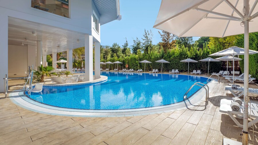 Ponient Pirámide Salou by PortAventura World