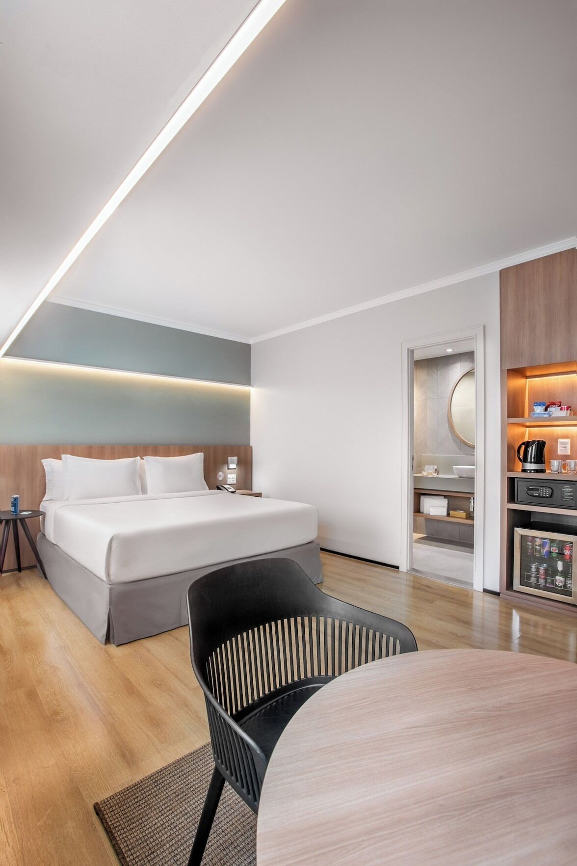 Free minibar items, in-room safe, desk, laptop workspace