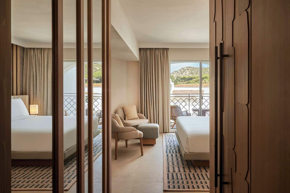 Ropa de cama de alta calidad y minibar