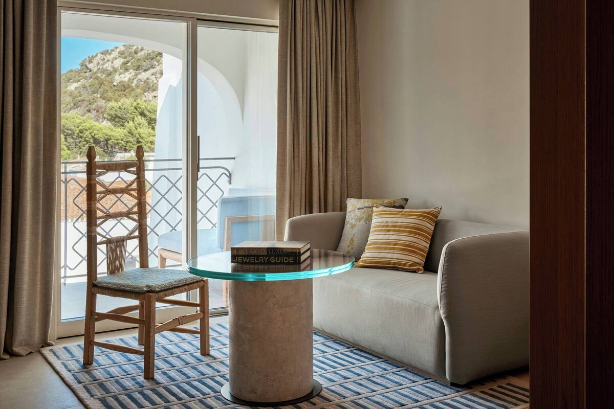 Premium bedding, minibar, in-room safe, blackout drapes