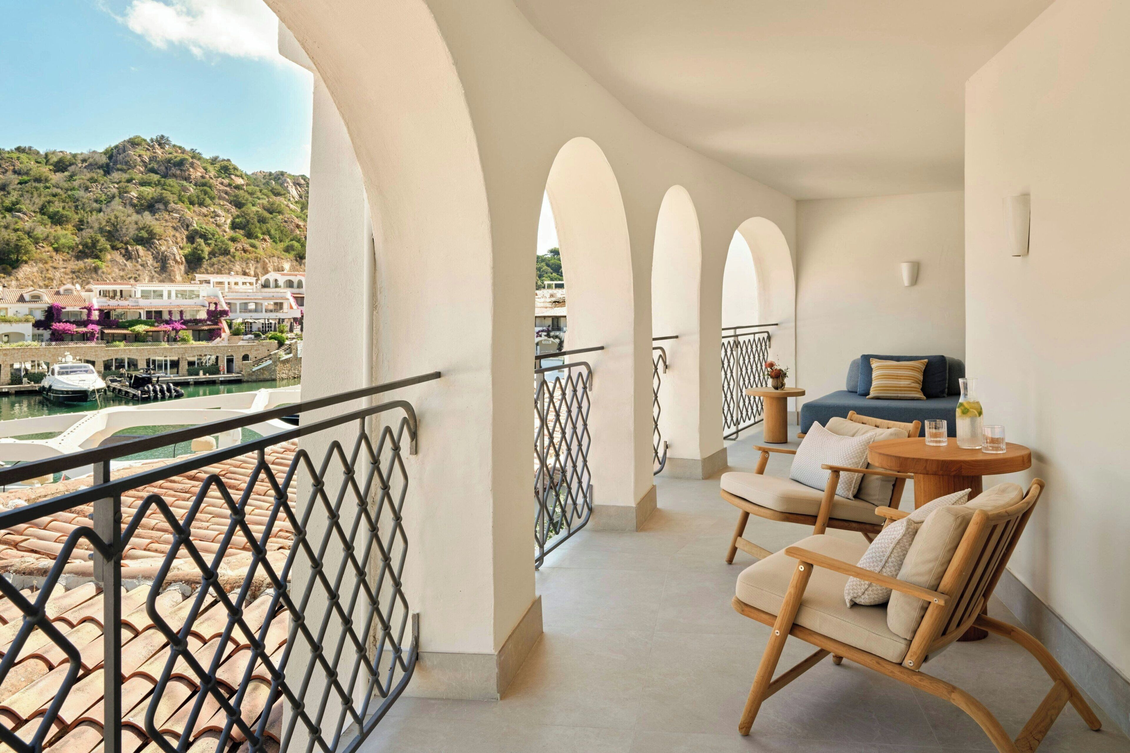 Escape Suite, Kind bed, Terrace | Sengetøy av topp kvalitet, minibar, safe på rommet og blendingsgardiner