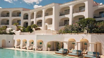 Außenpool (je nach Saison geöffnet), Cabañas (kostenlos), Sonnenschirme