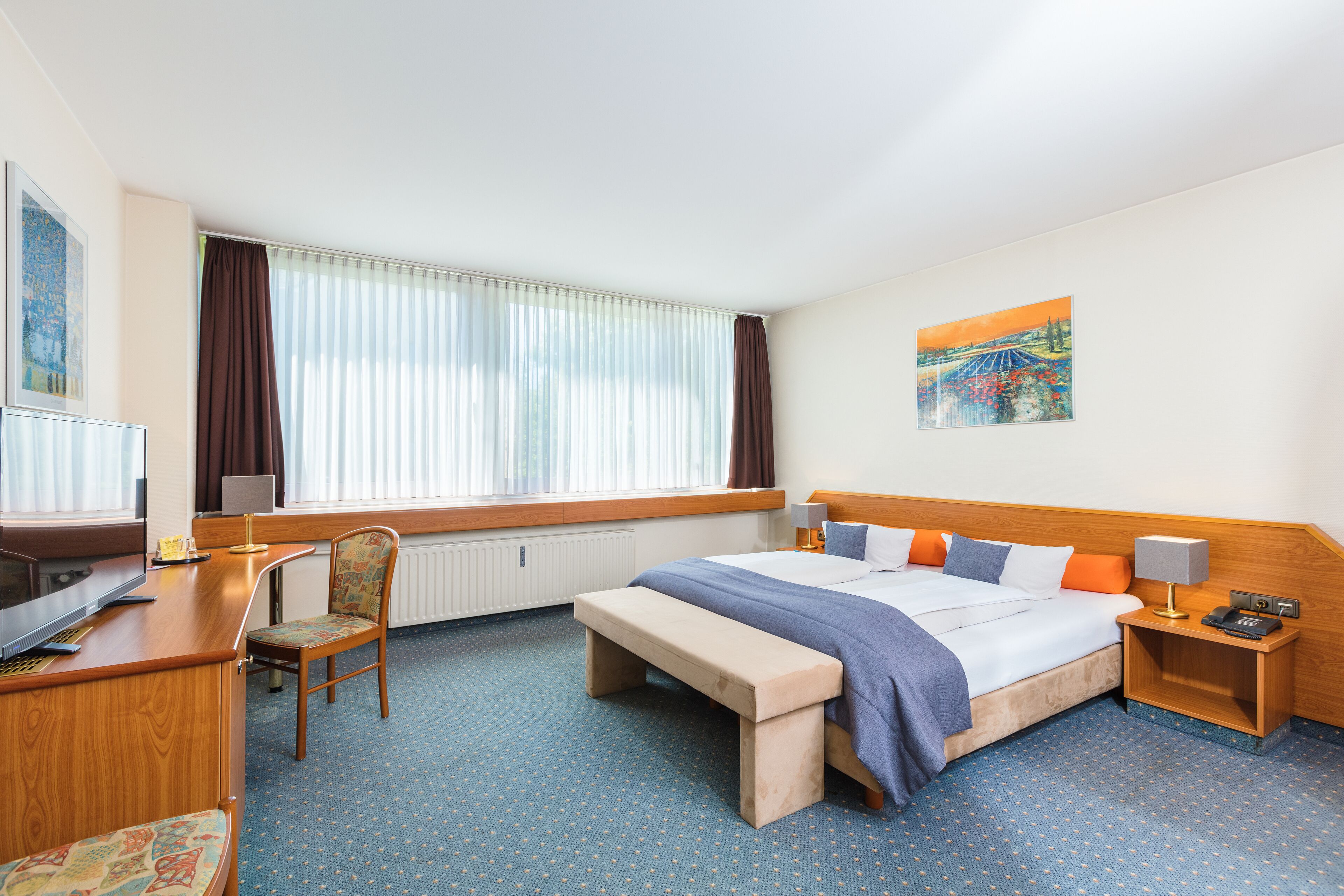 standard double or twin room | minibar, desk, iron/ironing board, free cots/infant beds