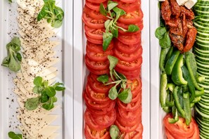 Desayuno buffet todos los días (EUR 16 por persona) 