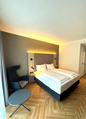 Quarto casal conforto | 1 quarto, roupas de cama premium, frigobar, cofres nos quartos