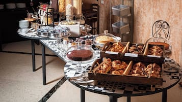 Daily buffet breakfast (EUR 12 per person)