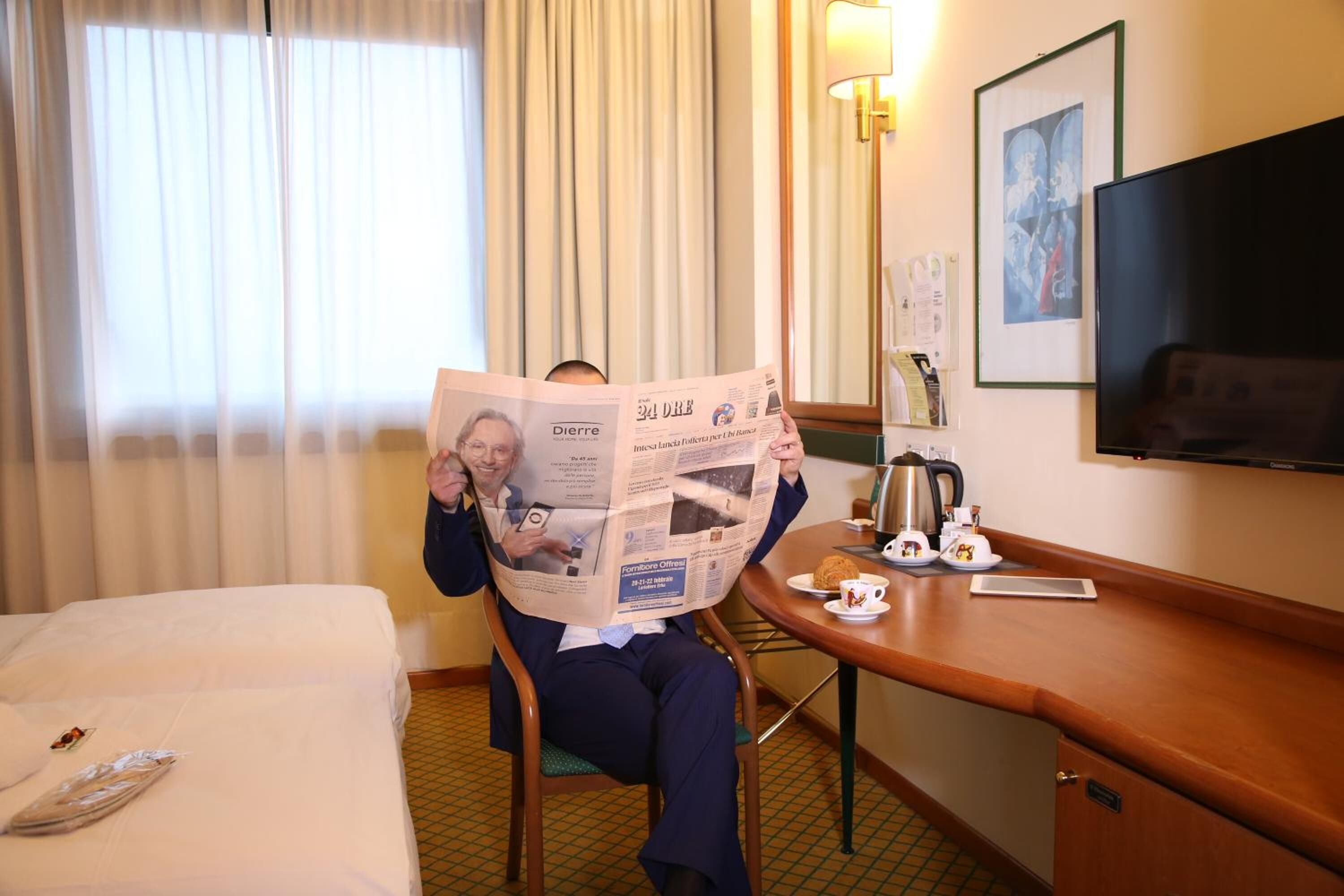 city room | down duvets, minibar, in-room safe, desk