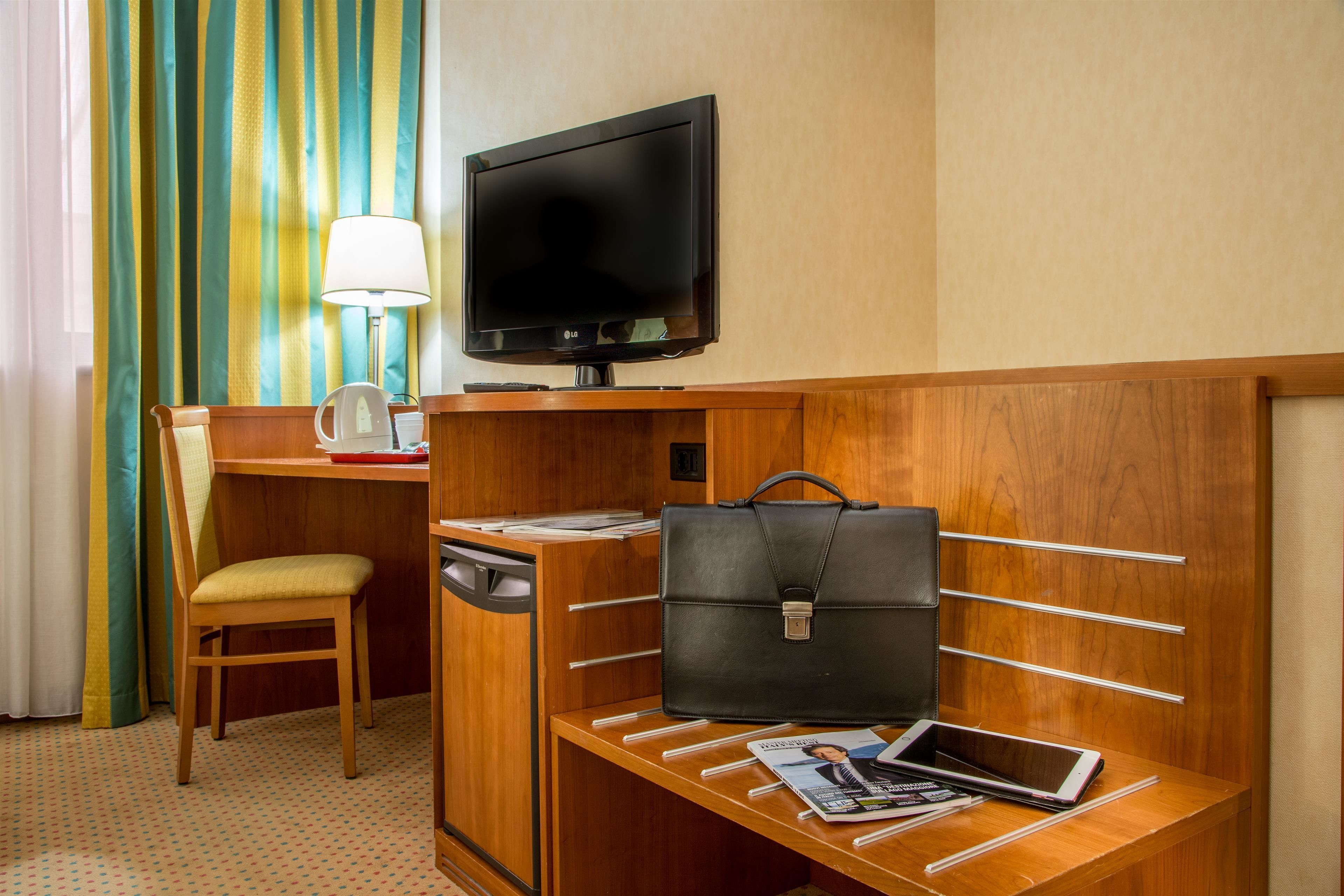 1 bedroom, down duvets, minibar, in-room safe