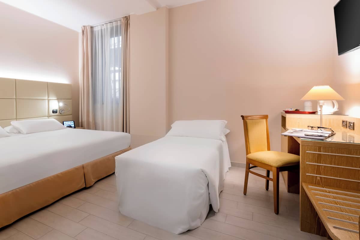 1 bedroom, down duvets, minibar, in-room safe