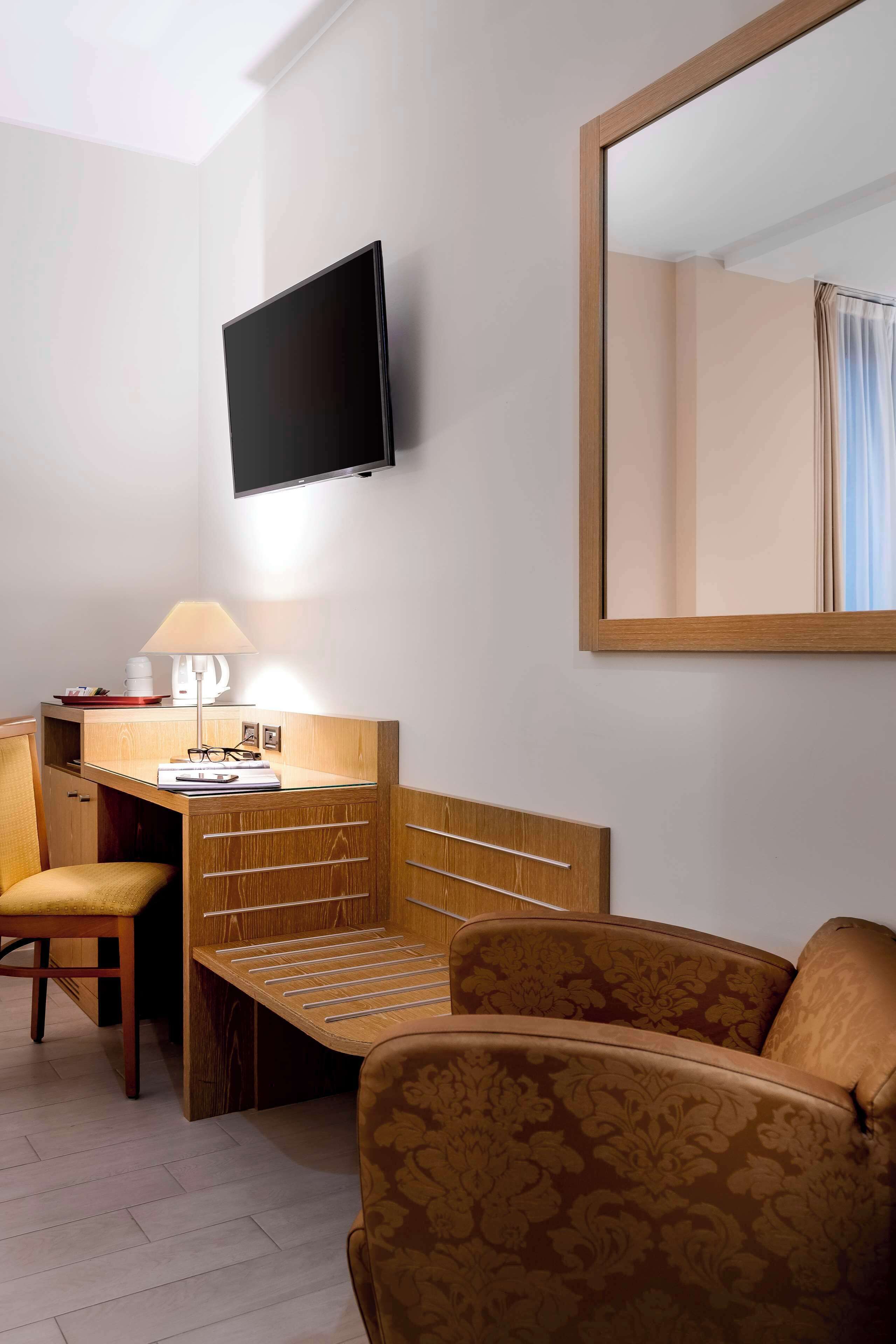 1 bedroom, down duvets, minibar, in-room safe