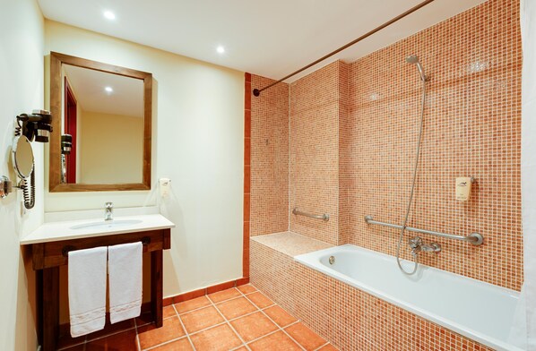 Bathroom - PortAventura Hotel El Paso - Includes unlimited access to PortAventura Park & 1 day access to Ferrari Land (Salou)