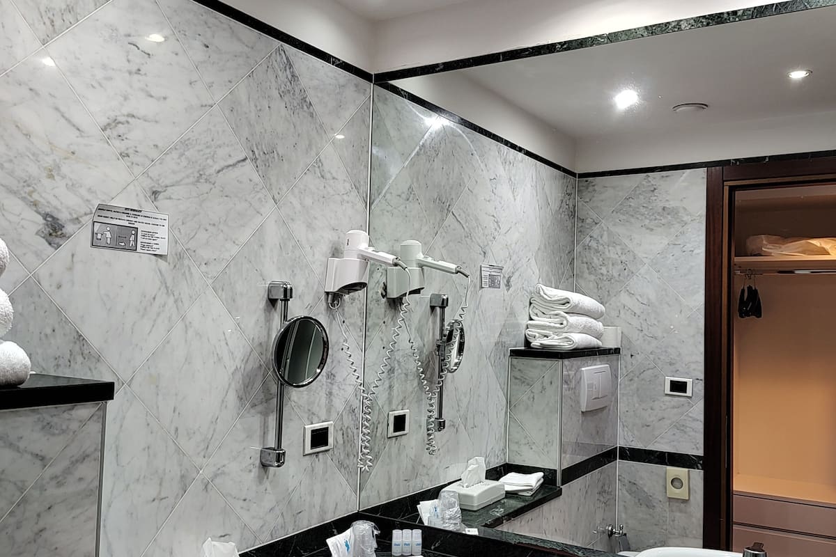 rainfall showerhead, free toiletries, hair dryer, bidet