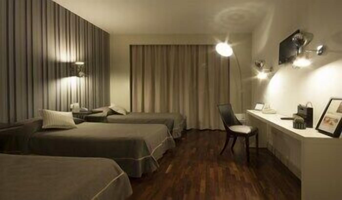 Literie hypoallergénique, surmatelas, minibar