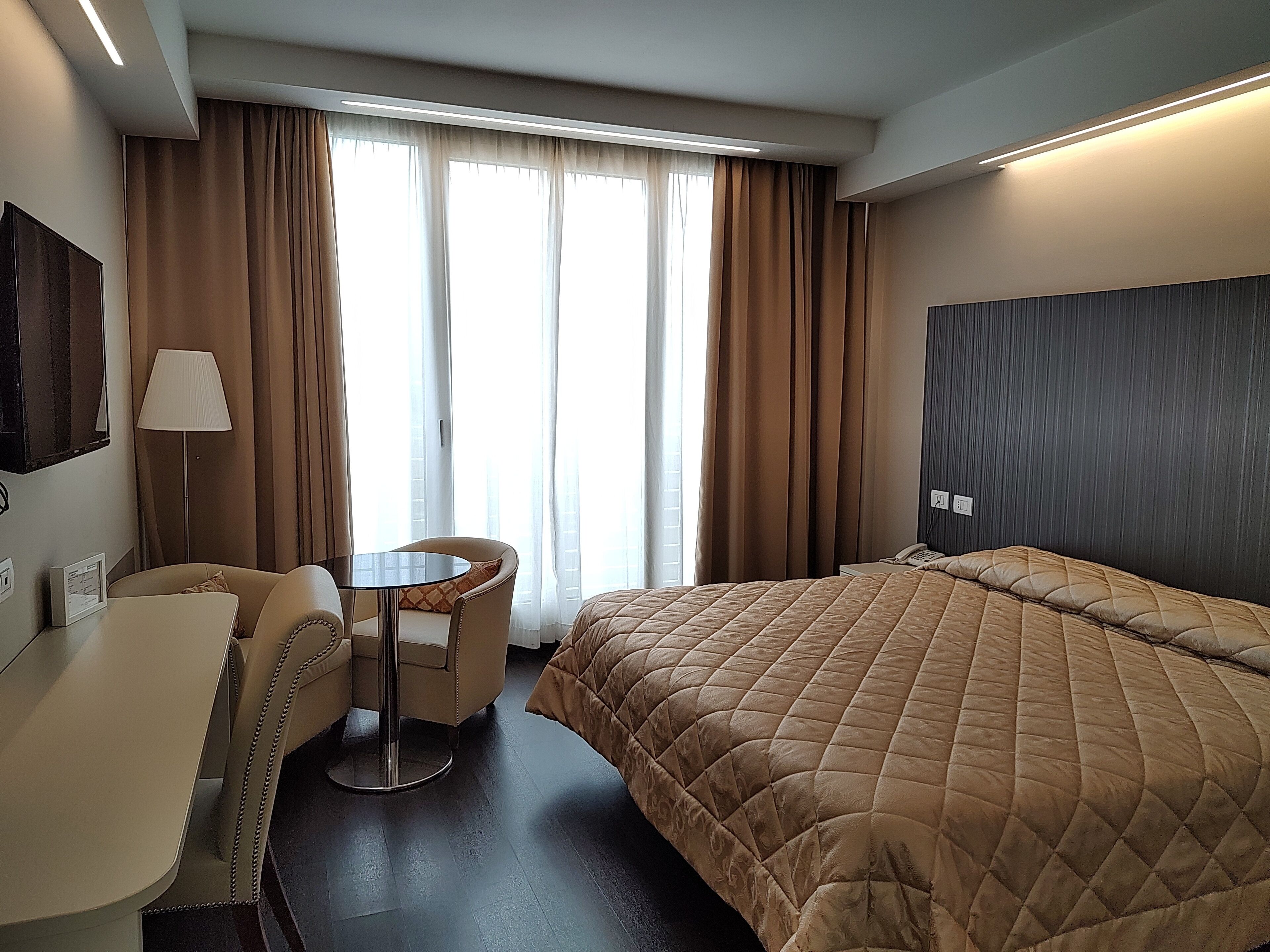 superior double room | 1 bedroom, hypo-allergenic bedding, pillow-top beds, minibar