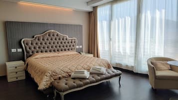 Junior-Suite | Allergikerbettwaren, Pillowtop-Betten, Minibar, Zimmersafe
