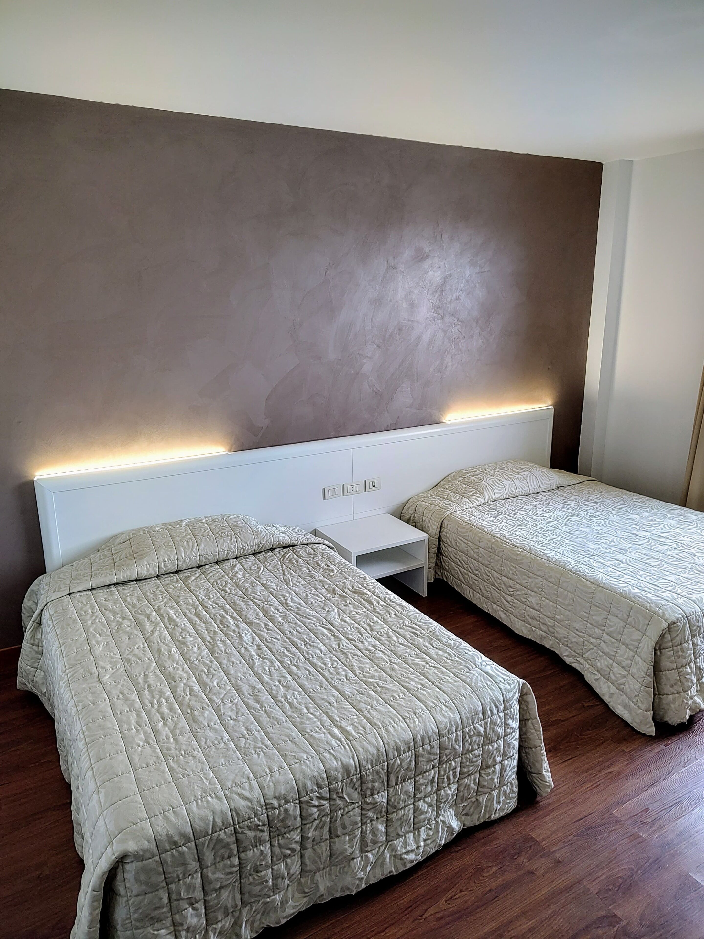1 bedroom, hypo-allergenic bedding, pillow-top beds, minibar