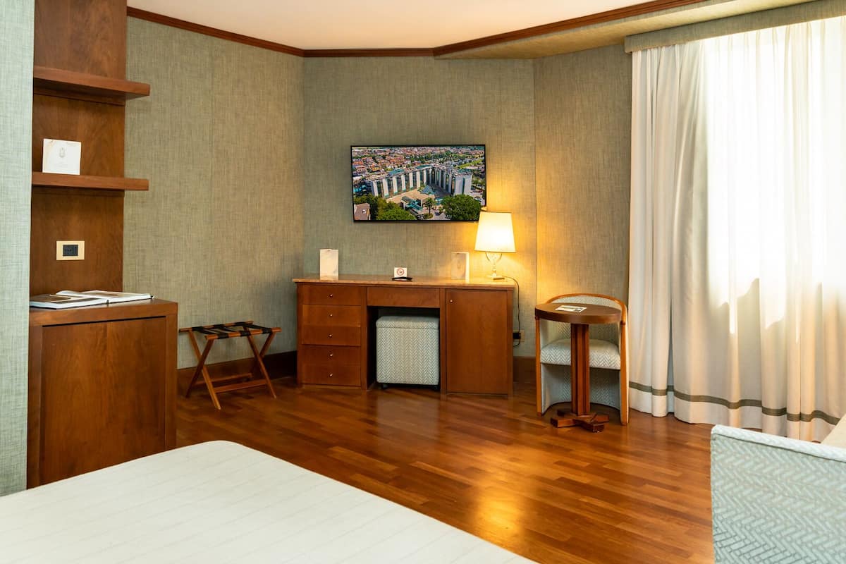Suite Junior | 1 chambre, minibar, coffre-fort, bureau