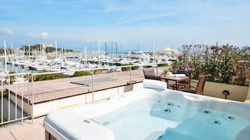 Appartement, hot tub, uitzicht op haven (Vue Port - climatisation) | Uitzicht op het water