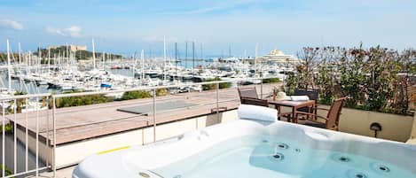 Appartement, hot tub, uitzicht op haven (Vue Port - climatisation) | Uitzicht op het water