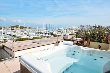 Appartement, bubbelbad, uitzicht op haven (Vue Port - climatisation) | Uitzicht op het water