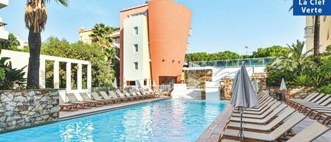 Seasonal outdoor pool, pool umbrellas, sun loungers