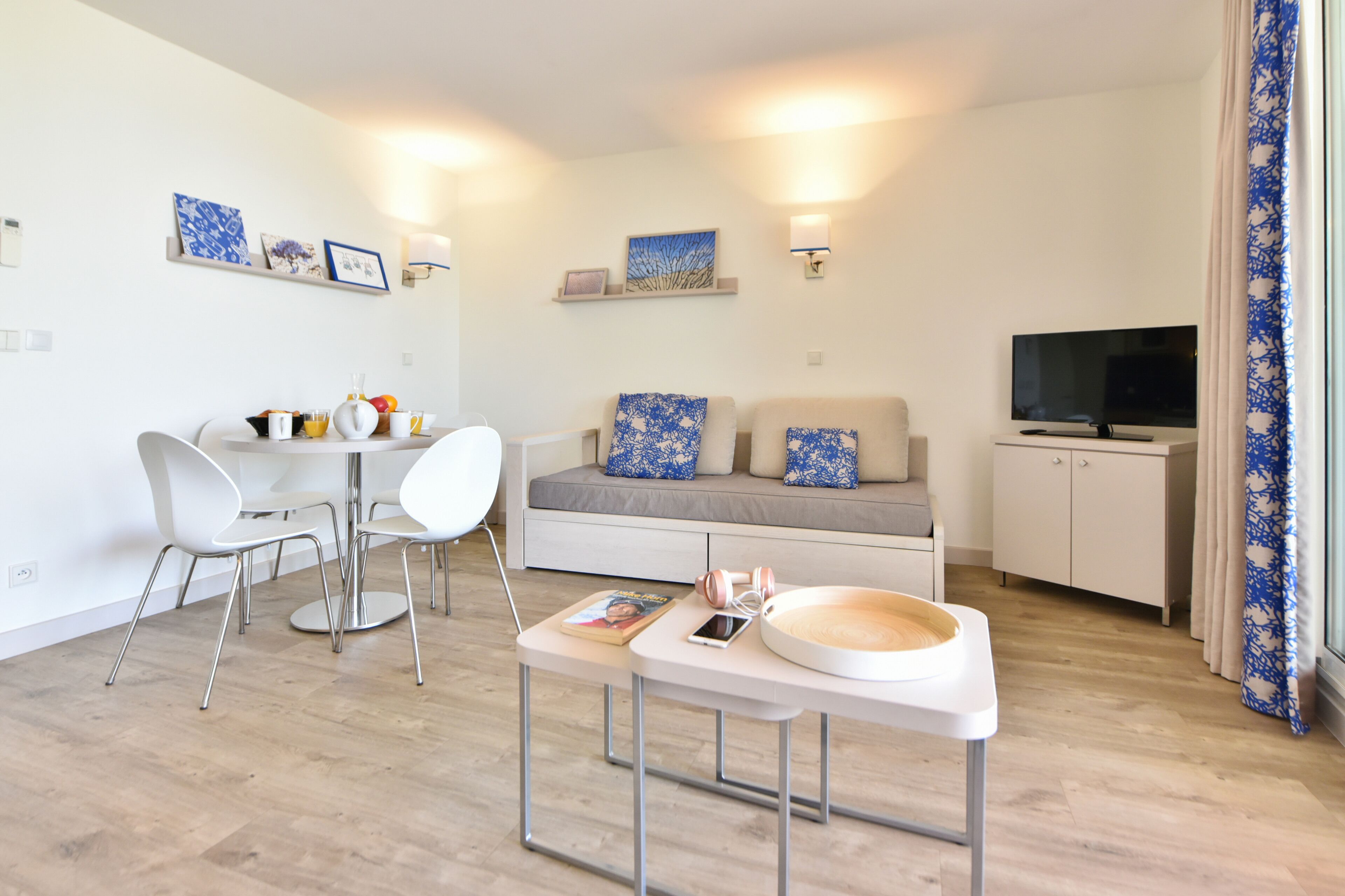 Apartment, 1 Schlafzimmer, Terrasse (climatisation) | Wohnbereich | Flachbildfernseher