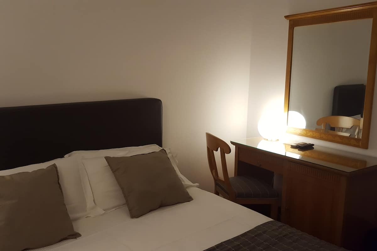 Quadruple Room | Hypo-allergenic bedding, minibar, in-room safe, desk