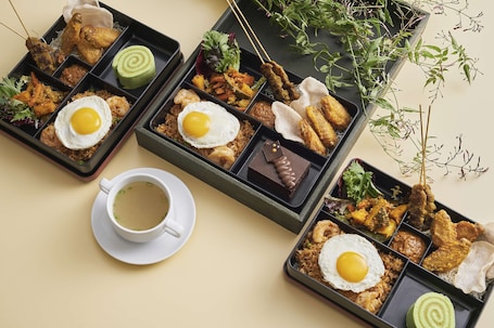 Carlton Hotel Singapore - Image 1