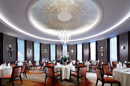 Carlton Hotel Singapore - Image 82