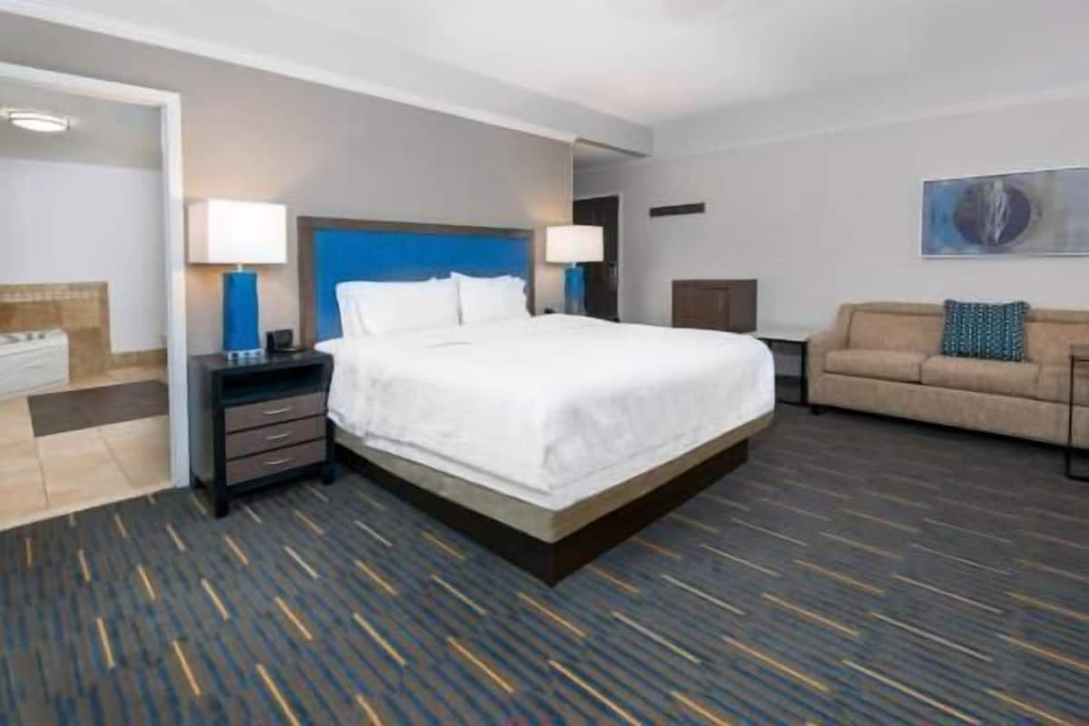 Hypo-allergenic bedding, blackout drapes, iron/ironing board