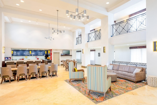 Esmorzar diari d'estil bufet gratuït